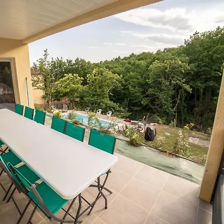 Les Bouches Rouges Avec Piscine Privee Vesseaux